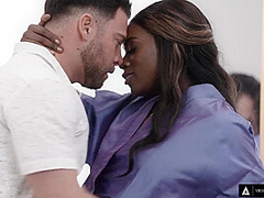 MODERN-DAY SINS - Ebony Babe DICKED DOWN In PUBLIC SALON! ALMOST CAUGHT BY CLIENT!