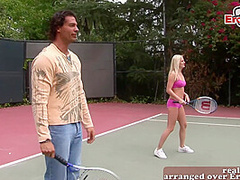 Brunette and blonde tennis teens make threesome ffm outdoor