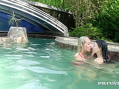 Lucy L, Jenny Simons And Lucy Li - Teens And Eat Pussy By The Pool