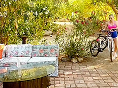 On The Couch, Karla Kush And Penny Pax In Sexy Ladies And Licking On The