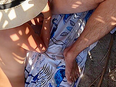 On A Une Grosse Envie De Baiser A Plage Avec Des Gens Partout Ils Nous Regardent