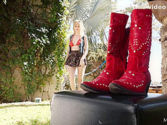 Riley Jensen, Anne Wild And Booty Licious - Wild Red In 4k