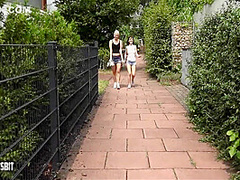 Lou Nesbit And Lia Louise - Pissing 7 Min