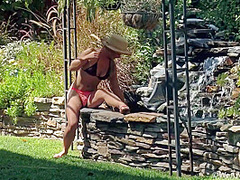 Bunny - Outdoor Stripping