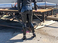 Amateur Girl In Shiny Vinyl Latex Leggings Receives A Huge Load Of Cum