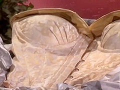 Samantha Ryan - It Starts With A Kiss