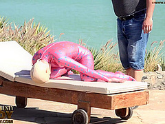 Flexible Puppet In Rubber - Watch4Fetish