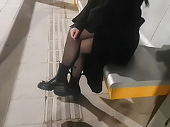 Chinese Girls Throw Trash Anywhere And Tie Up