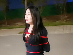 Chinese Girls Throw Trash Anywhere And Tie Up