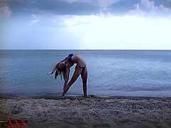 Flexi Beach Workout - Watch4Fetish