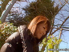 Japanese cougar sex in the sun - JapanLust