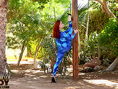 Outdoor Sexy Contortion - Watch4Fetish