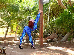 Outdoor Sexy Contortion - Watch4Fetish