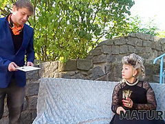 Meeting The Rich Mature Woman Outdoors Leads To Fooling Around