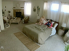 Stepsis Unwraps Stepbro’s Package on Xmas - SpyFam