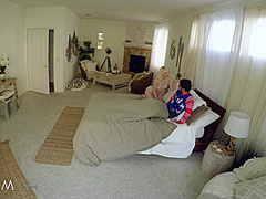 Stepsis Unwraps Stepbro’s Package on Xmas - SpyFam