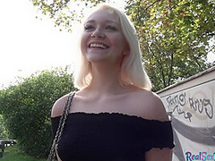 POV Czech teen4cash enjoys outdoor sex after flashing