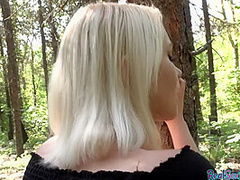 POV Czech teen4cash enjoys outdoor sex after flashing