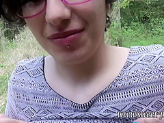 Oliver Sweet In Une Ado A Lunette Toute Timide Me Suce E