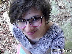 Oliver Sweet In Une Ado A Lunette Toute Timide Me Suce E