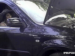 Gets Tight Pussy Serviced With Aida Sweet