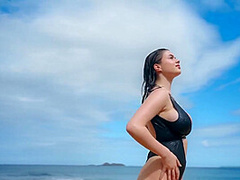 Lola Johnson - Castaway With No One