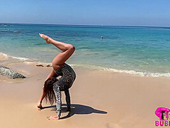 Flexilbe Girl In Zentai Bodysuit - Watch4Fetish