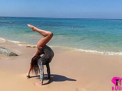 Flexilbe Girl In Zentai Bodysuit - Watch4Fetish