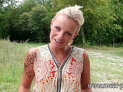 Oliver Sweet - Une Belle Blonde Me Suce En Foret Contre