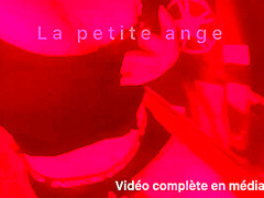 Mym Petite Ange / Blonde Baise Et Vide Les Couille A La Salle De Sport Dans Les Toilettes Public