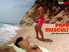 Hooks Up With Stranger And Fucks Him At The Beach With Noe Milk