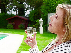 Sexy Milf And Her Young Girlfriend Eat Each Other's Pussies - MatureNL