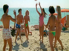 Filles Sexy On Se Calme Et On Boit Frais A St Trop