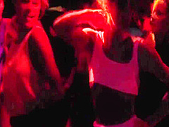 Filles Sexy On Se Calme Et On Boit Frais A St Trop