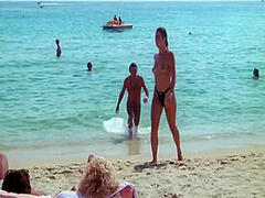 Filles Sexy On Se Calme Et On Boit Frais A St Trop