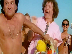 Filles Sexy On Se Calme Et On Boit Frais A St Trop