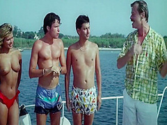 Filles Sexy On Se Calme Et On Boit Frais A St Trop