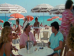 Filles Sexy On Se Calme Et On Boit Frais A St Trop