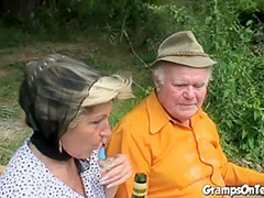 Teen whore in threeway with elderly couple