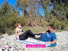 Mon Premier Footjob Au Bord Dune Rivere Lors Dun Cours De Yoga Exhib Totale