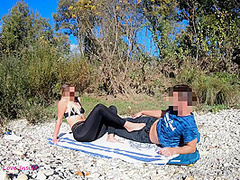 Mon Premier Footjob Au Bord Dune Rivere Lors Dun Cours De Yoga Exhib Totale