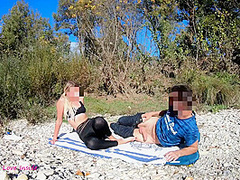 Mon Premier Footjob Au Bord Dune Rivere Lors Dun Cours De Yoga Exhib Totale