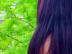 Skonhed Cool Suget Pa Balkonen Med Slutning I Ansigtet