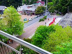 Skonhed Cool Suget Pa Balkonen Med Slutning I Ansigtet