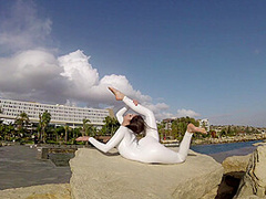 Elegnant Contortionist In White Spandex - Watch4Fetish