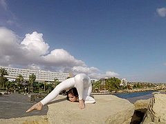 Elegnant Contortionist In White Spandex - Watch4Fetish