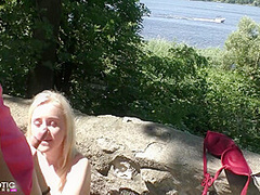 Auf Klassenfahrt Wird Gefickt! Teen Bekommt Public Creampie!
