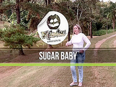She Meets A Stranger At A Party And Becomes Her Sugar Mommy