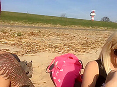 Offentlich Am Elbstrand 2 Madels - 2 Orgasmen - Bibi Xxx