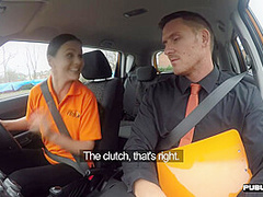 Mediumboobs slut fucked in the car by driving tutor